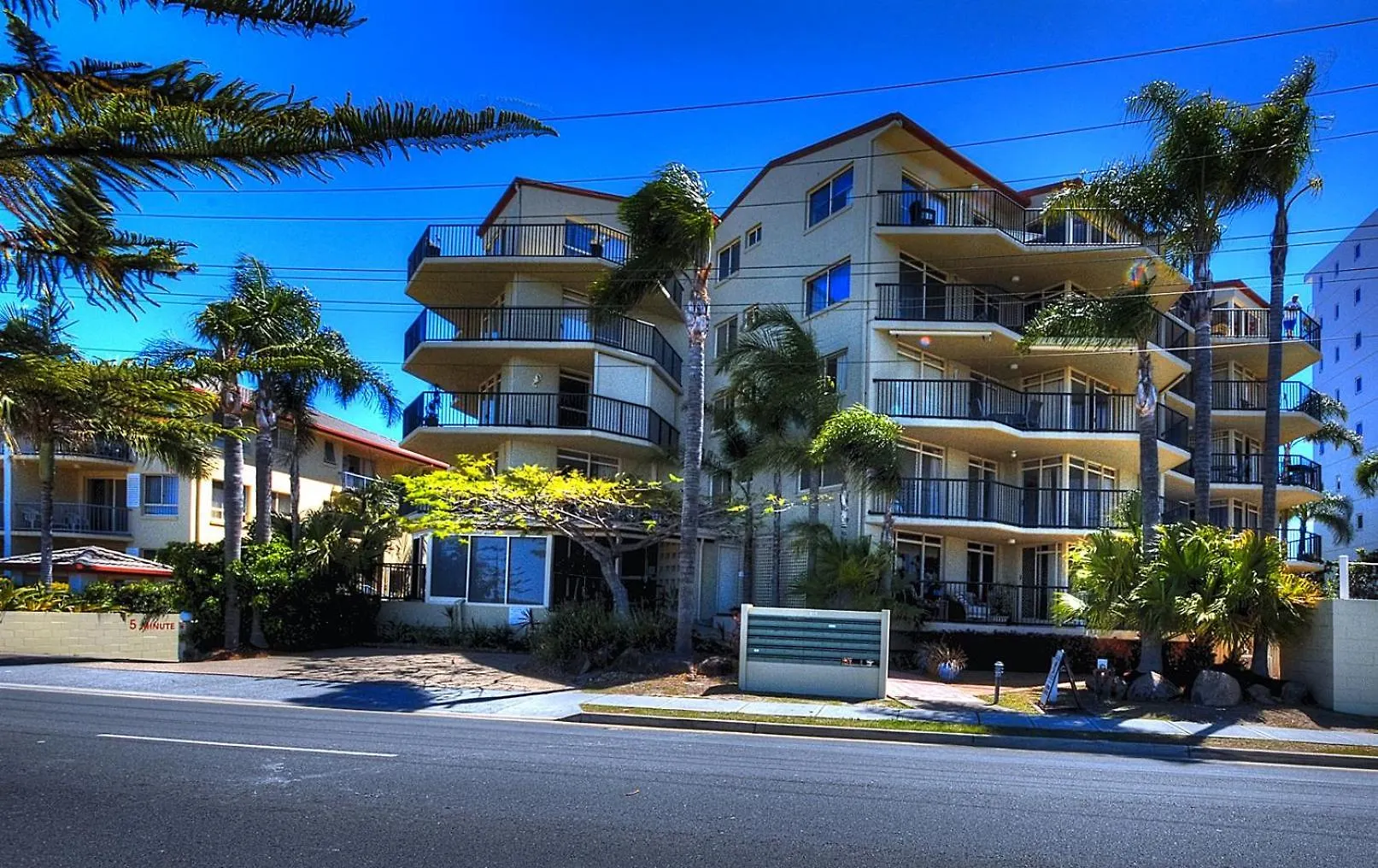 *** Aparthotel Bayview Beach Holiday Apartments Gold Coast Australia